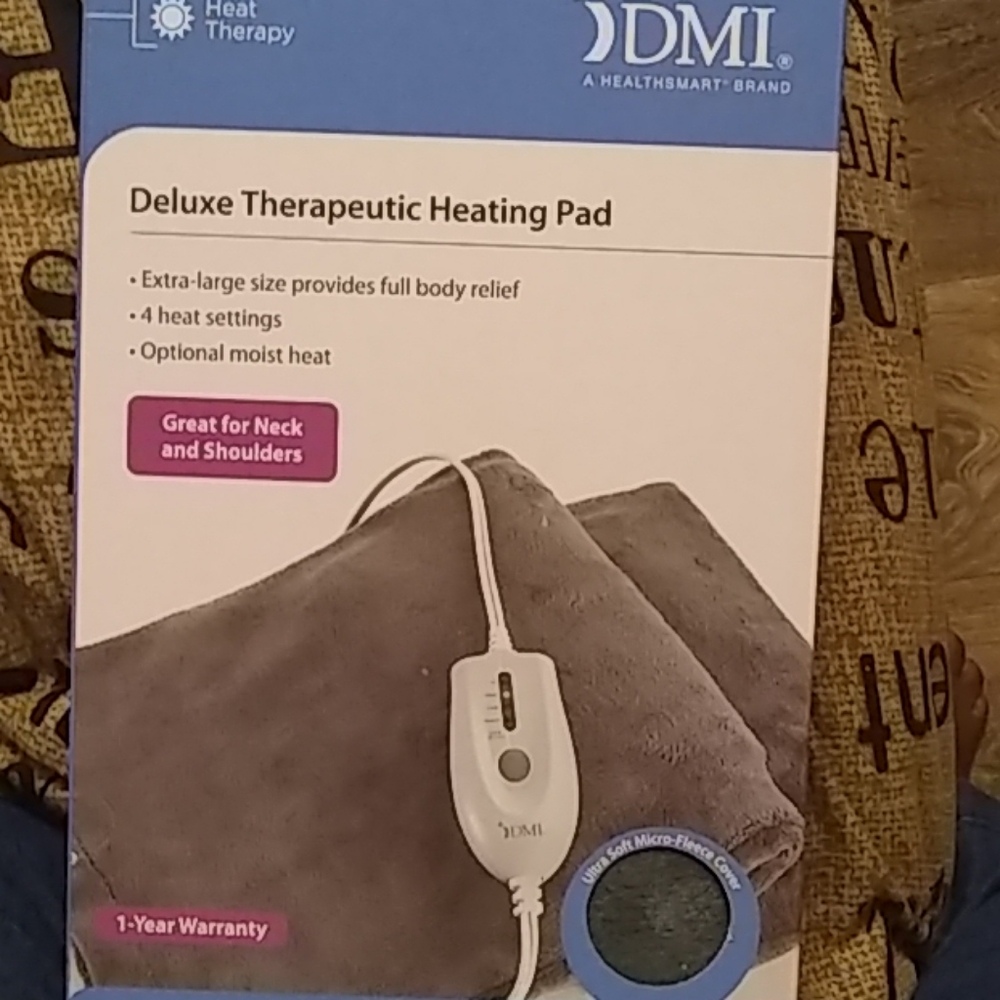Deluxe therapeutic heating pad